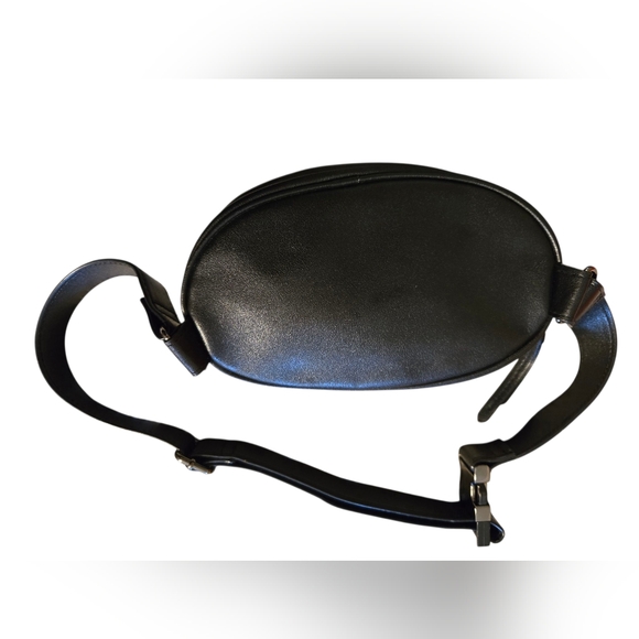 Victoria’s Secret Flower Fanny Pack Strap Belt Bag NWOT - Picture 2 of 6